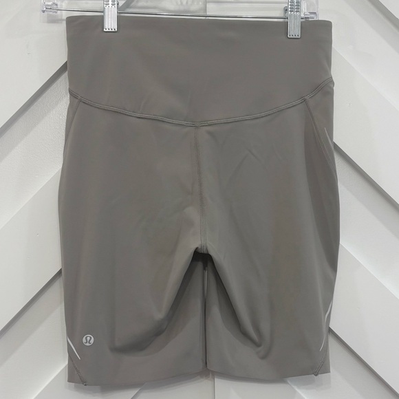 lululemon athletica Pants - Lululemon Base Pace High Rise Reflective Shorts 8" In Gull Grey Size 8